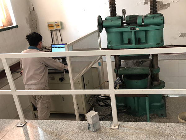 微機(jī)電液伺服萬能材料試驗機(jī)